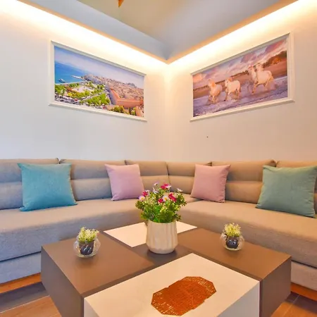 Oras Corfu Thaleia By *